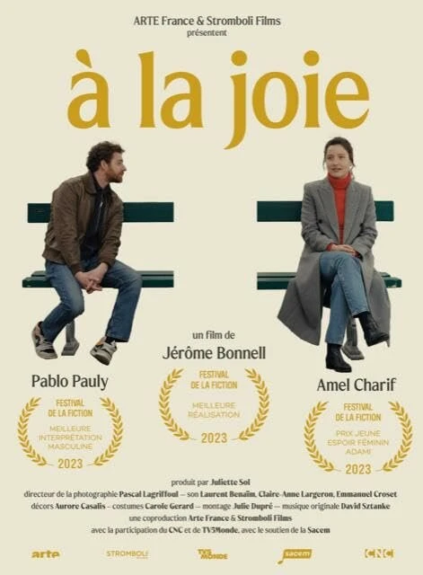 À la joie постер